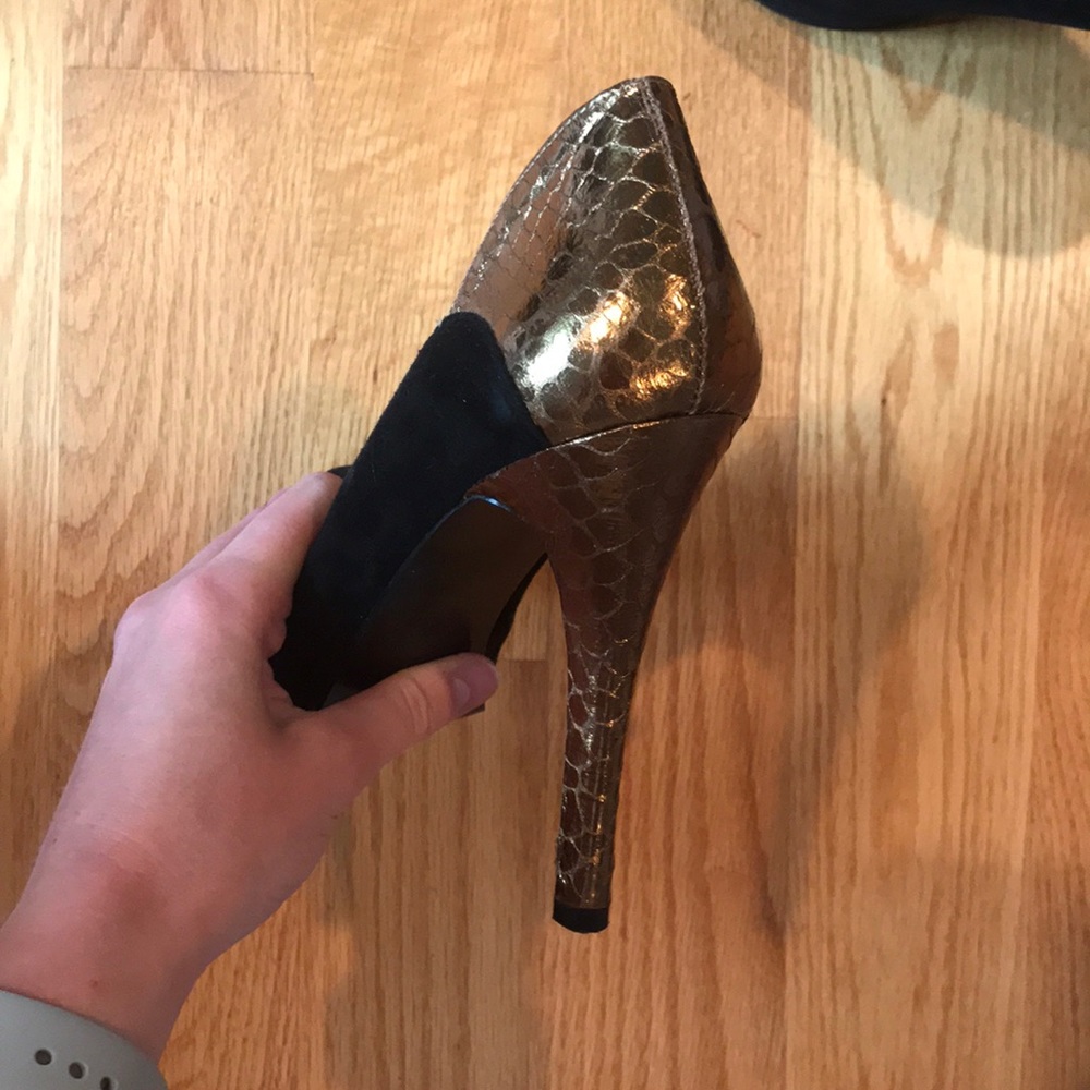 GUESS HEELS - WORN ONCE